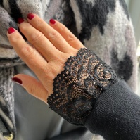 Lace Wrist Cuff - Black